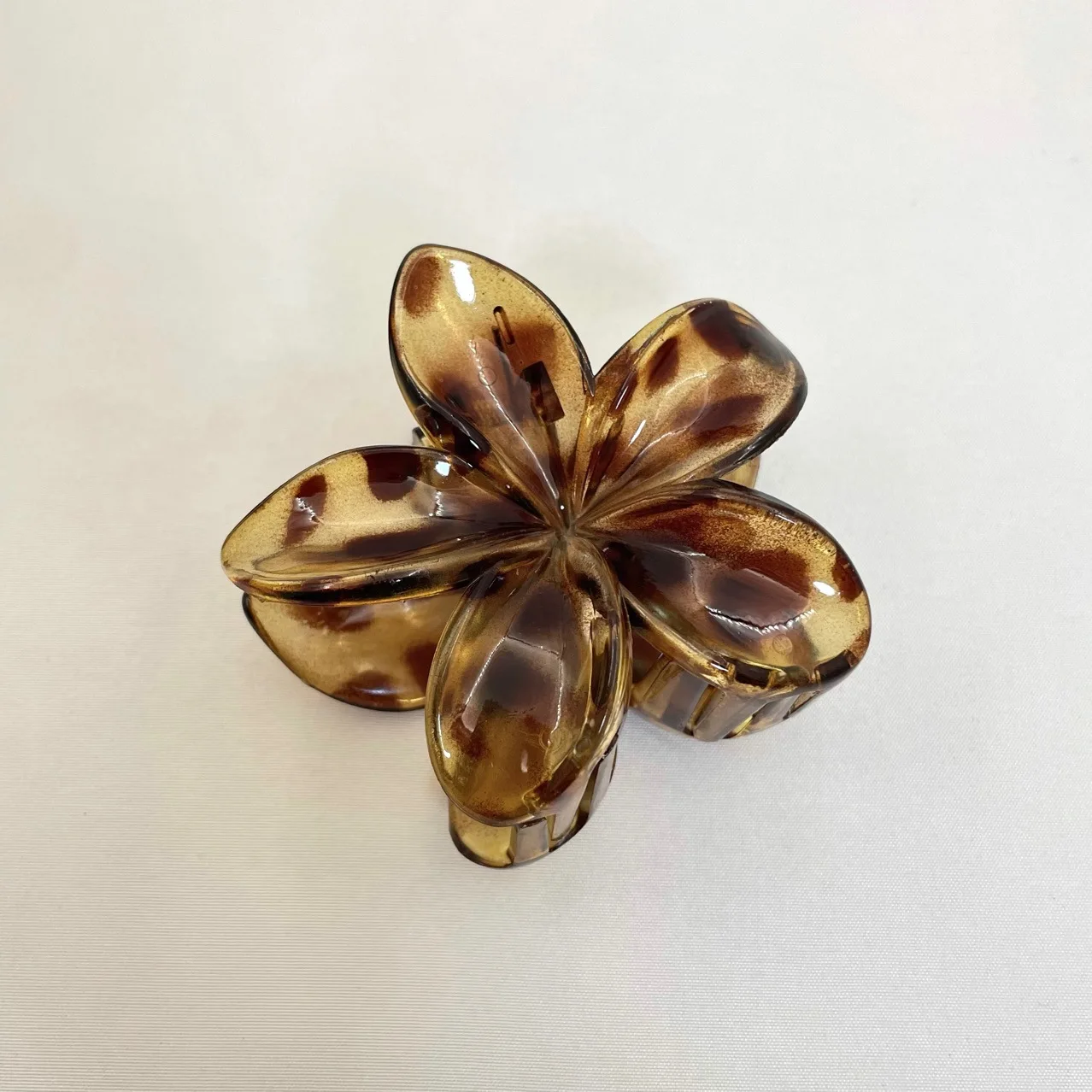 8CM Leopard Print Egg Flower Hair Claw Clip for Women Vintage Acrylic Hair Claws Crab Clamp Barrettes Girls Headwear Accessories