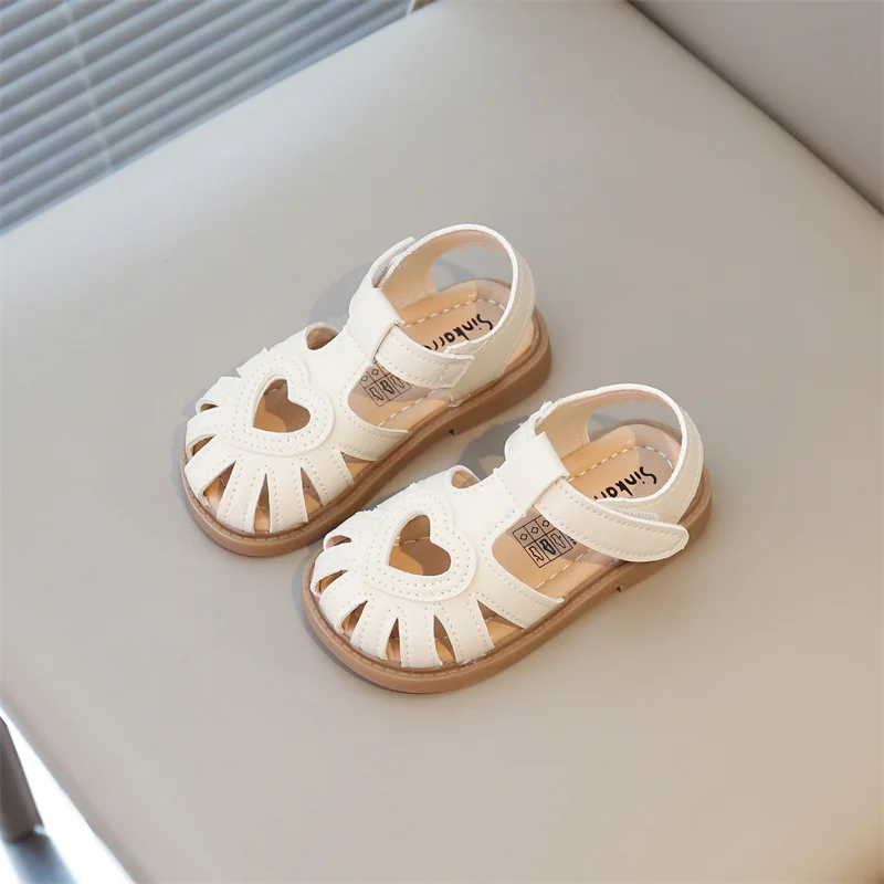 Kids Sandals for Toddlers Girls Hollow Heart Design Princess Sweet Breathable Girls Summer Beach Shoes Toe-capped Anti-kick Soft