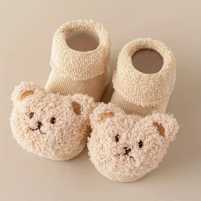 1 pairs of winter newborn non-slip floor socks Cute bear pattern children\'s toddler socks Cozy plush indoor non-slip socks