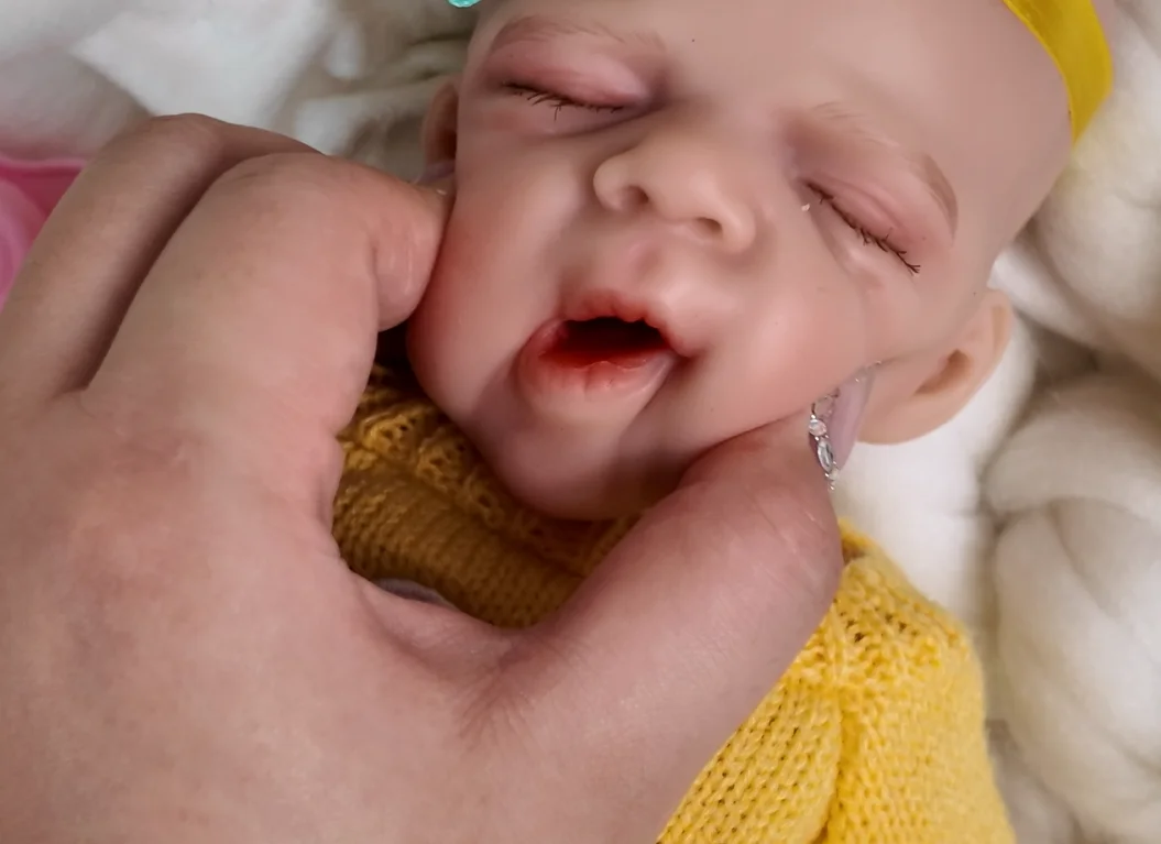 NPK-La bouche en silicone élastique super douce peut ouvrir, poupée de collection fille solide, 12"