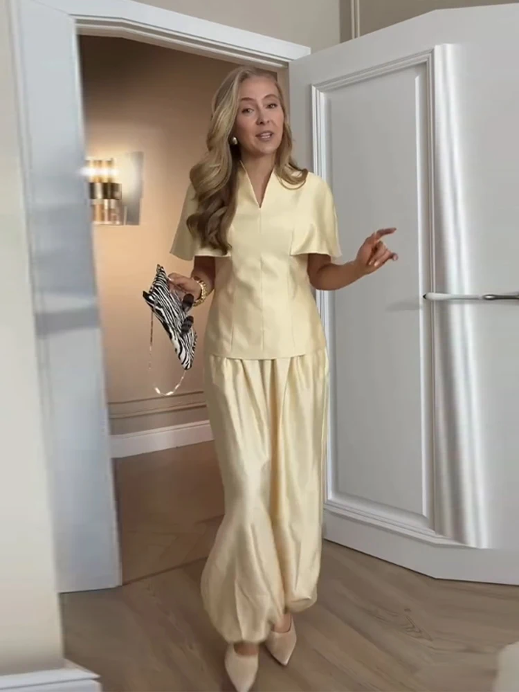 Elegante Damen-Oberteil-Hosen-Sets Sommer V-Ausschnitt Kurzarm-Top Hochgeschnittene Weite Hose Damenanzug 2026 Modische Damenanzüge