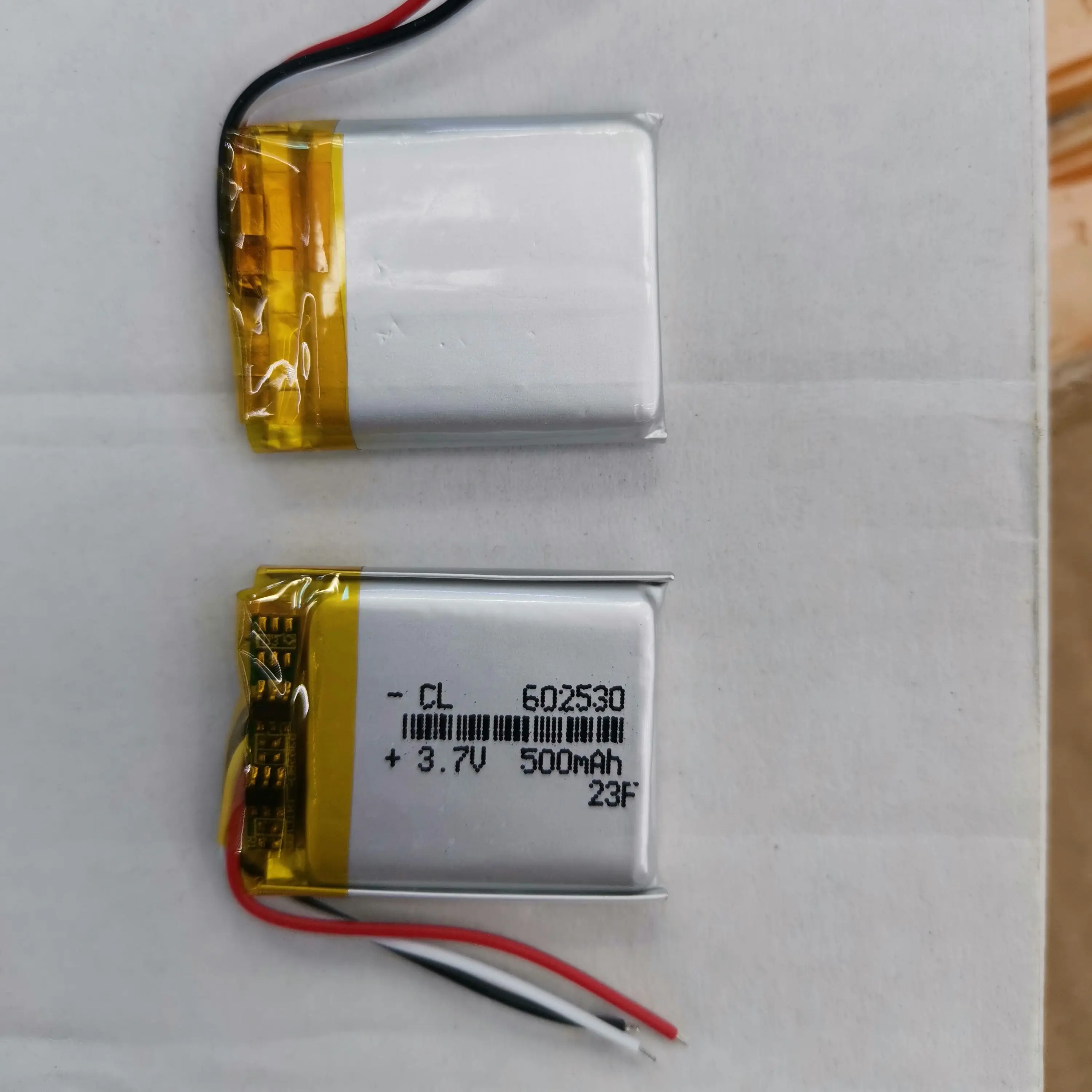 3.7V 3 wires 602530 062530P 500mah lithium battery with protection board , used for bluetooth MP4 1pcs/lot