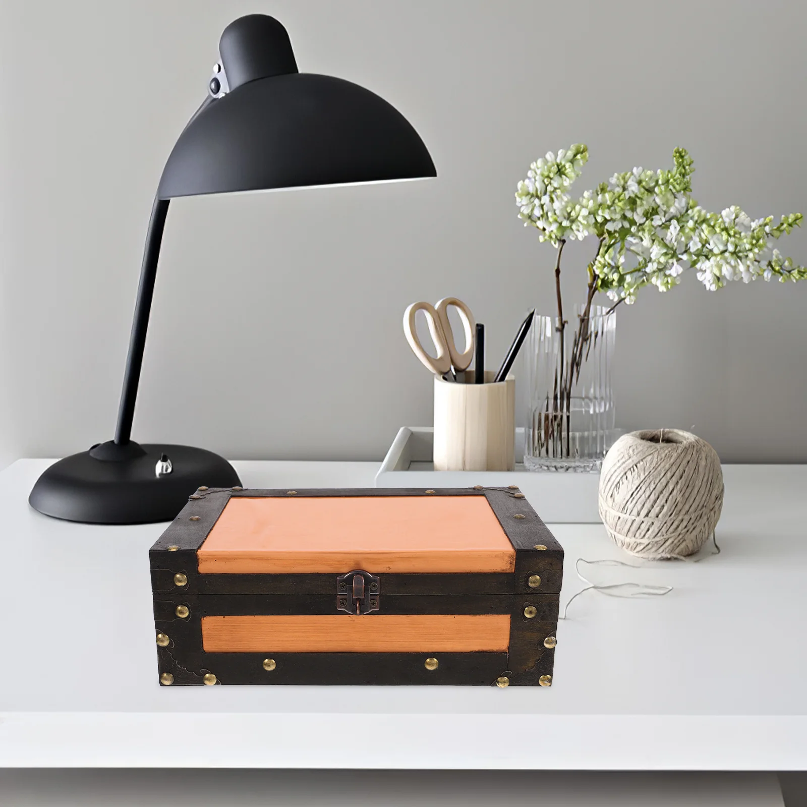 

Vintage Wooden Storage Box Decorative Keepsake Trunk Small Chest for Wedding Cards Souvenirs Rustic Creative Desktop Treasure