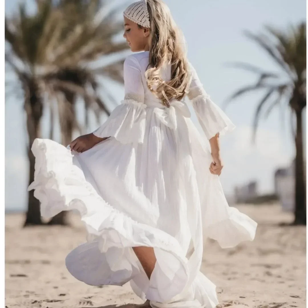 Vestido de princesa bohemio blanco para niña, con cinturón de flores, bordado de encaje en el corpiño, vestido acampanado, minivestido de dama de honor de boda