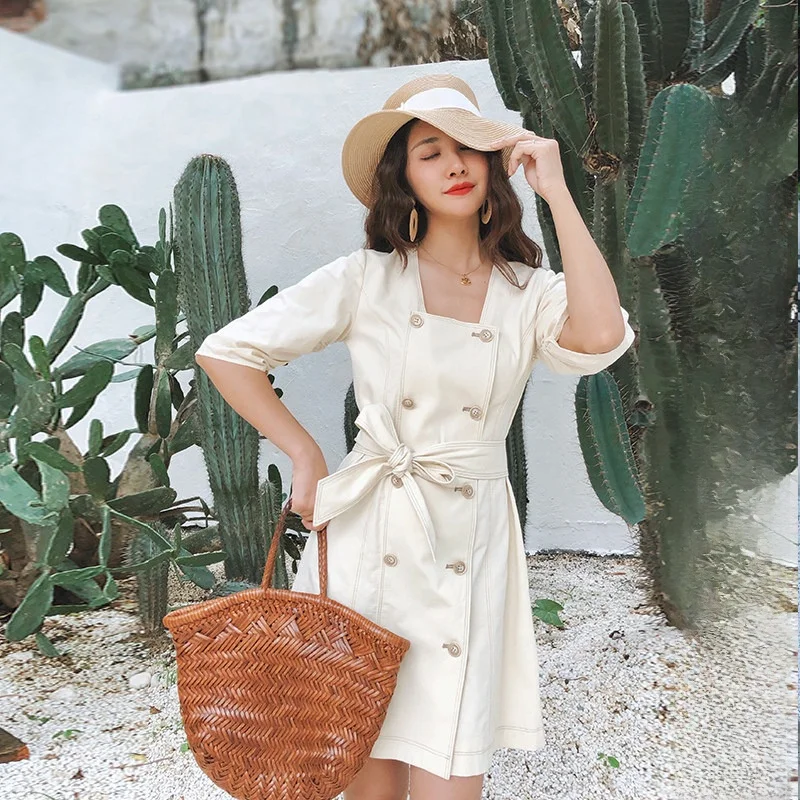 

Elwing Original Summer 2026 Light Apricot Patterned Contrast Line Retro Square Collar Double Button Cotton Dr