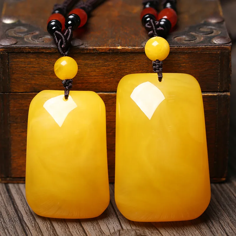 

One Piece Dropshipping Live Amber Pendant Chicken Oil Old Beeswax Sweater Chain Necklace Unisex Pendant Beeswax Idle Card