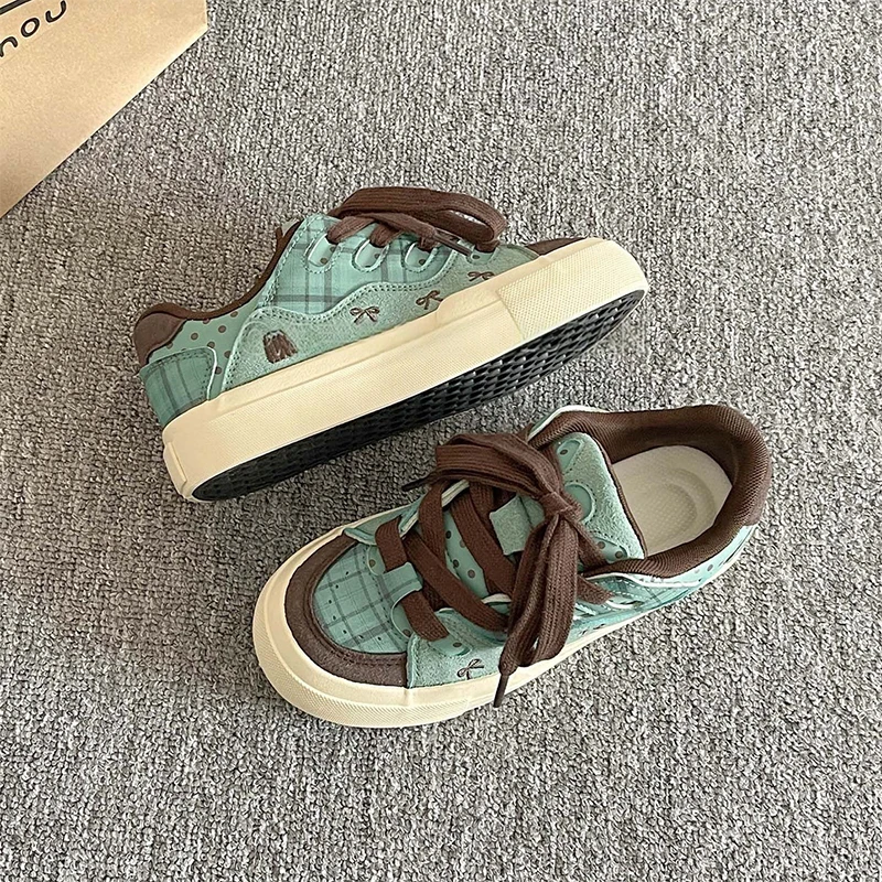 Women New Autumn White Shoes Student Bread Shoes Fashionable Versatile Color Matching Niche Thick-soled Sports Leisure Sneakers