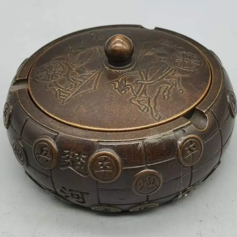 

Chess ashtray household living room Nordic new Chinese creative personality trend retro home furnishing study office ornament