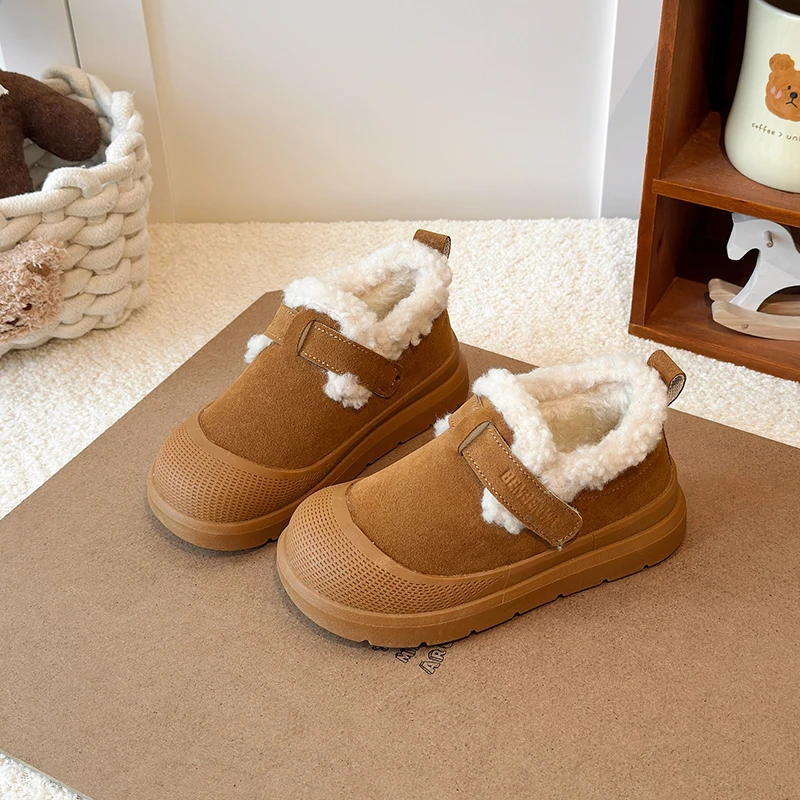 

Winter Kids Outdoor Plush Shoes Soft Bottom Girls Fashion Causal Shoes Retro Versatile School Soft Children's Warm Cotton Shoes