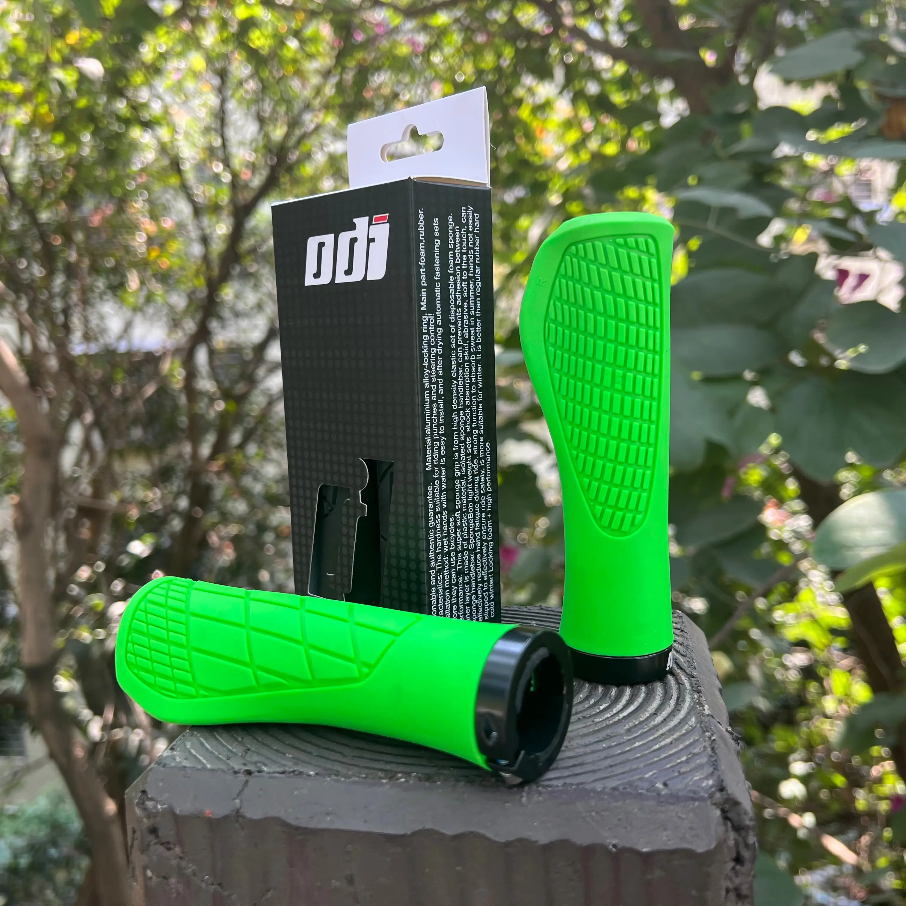 ODI MTB Fahrradgriffe, stoßfeste Fahrradlenkerabdeckung, rutschfeste, abschließbare Griffe, ergonomische Radfahren-Gummiballgriffe – Detail 9
