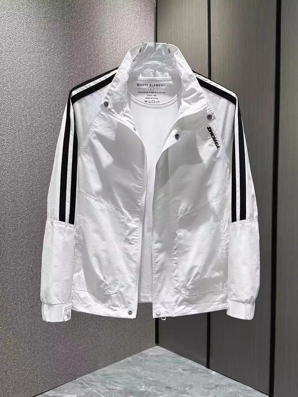 

Мужская повседневная свободная куртка на весну-осень с клетчатыми вставками, воротником-стойкой и декоративной молнией, модная универсальная верхняя одежда для отдыха