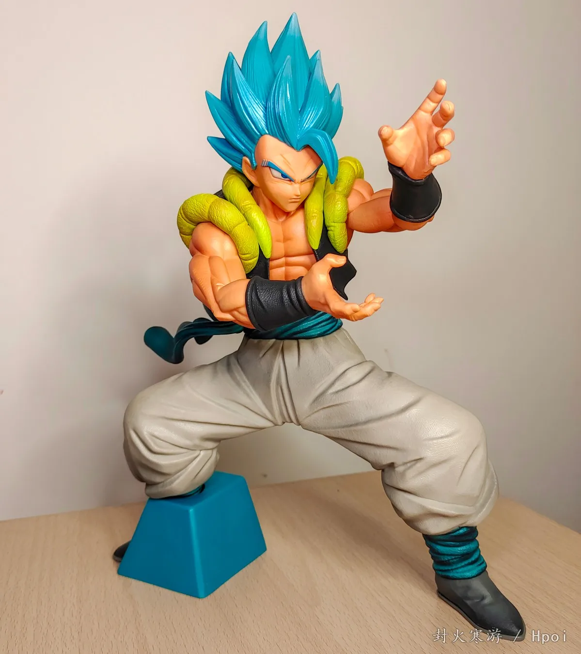 17CM Anime Dragon Ball Super: Broly Gogeta Super Saiyan God Super Saiyan Light Color Model Toy Gift Collection Action Figure