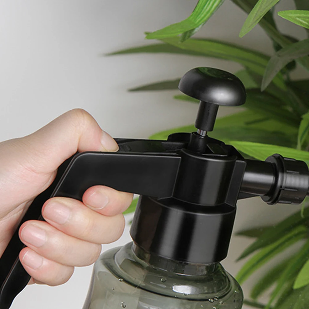 

1pc 1.5L Air Pressure Spray Bottle Refillable Lightweight Plastic Watering Kettle Garden Bath Tool Durable Pp Pet Material Grey