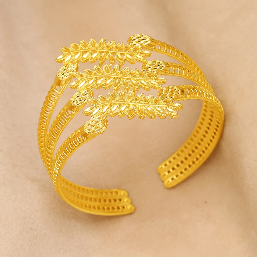 Dubai's New Gold Plated Bracelet as Party Jewelry for Women  DD10406