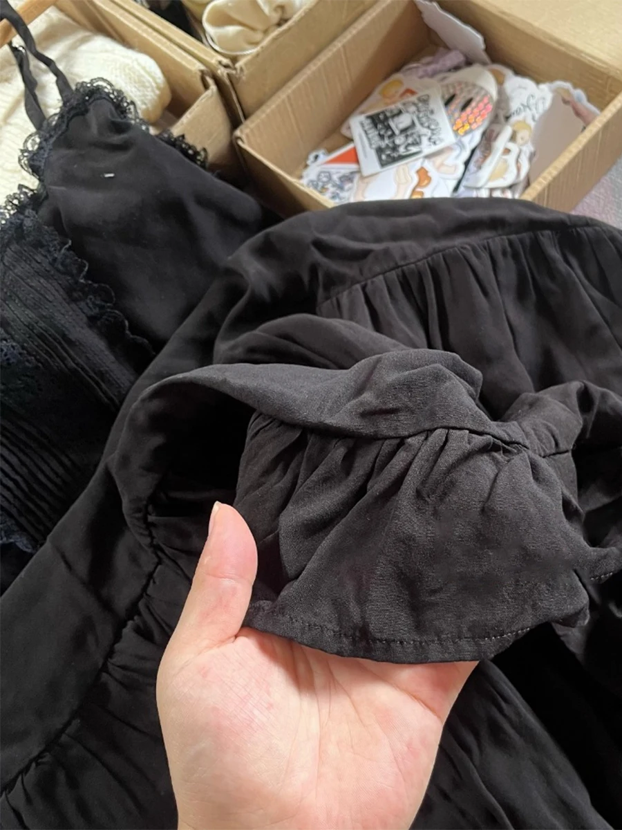 Mini abito con lacci sul retro in pizzo nero Abito da donna con scollo a V senza maniche A-line Abiti corti Estate Dolce Solid Camis Abiti Y2k