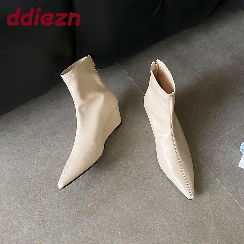 

Женские современные женские ботильоны с острым носком на танкетке, модные эластичные женские короткие эластичные ботинки, женская обувь на молнии