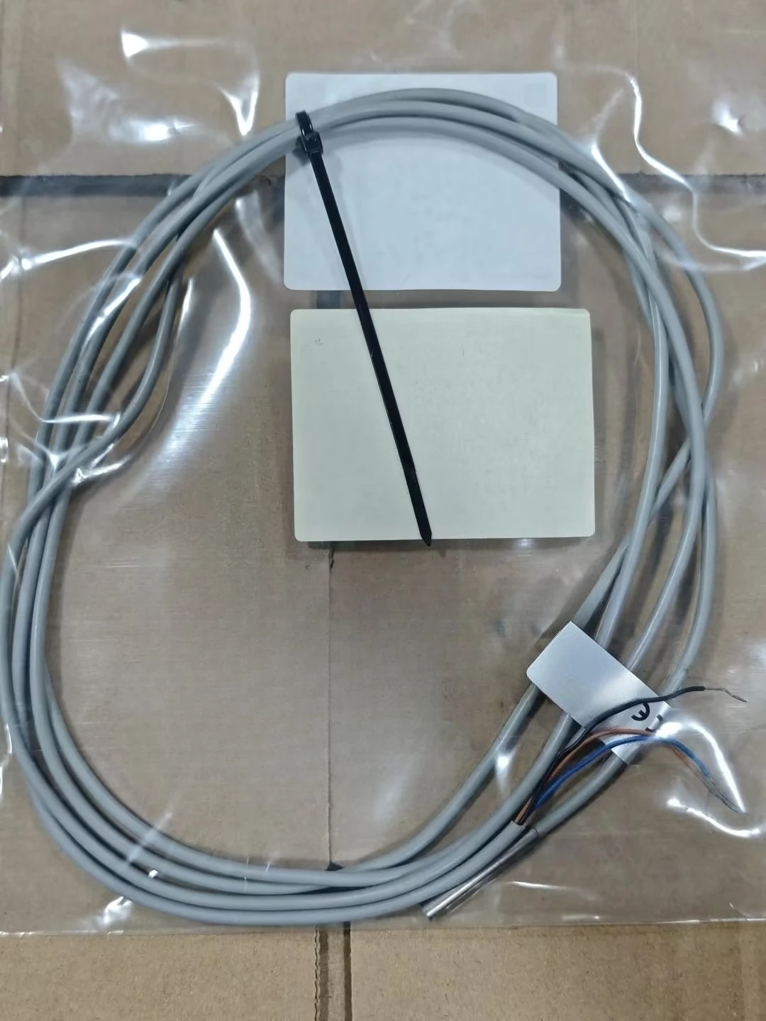 Brand New NBB0.8-4M25-E0 NBB0.8-4M25-E2 NBB0.8-4M25-E2-0.3-V3 Proximity Switch Fast Delivery