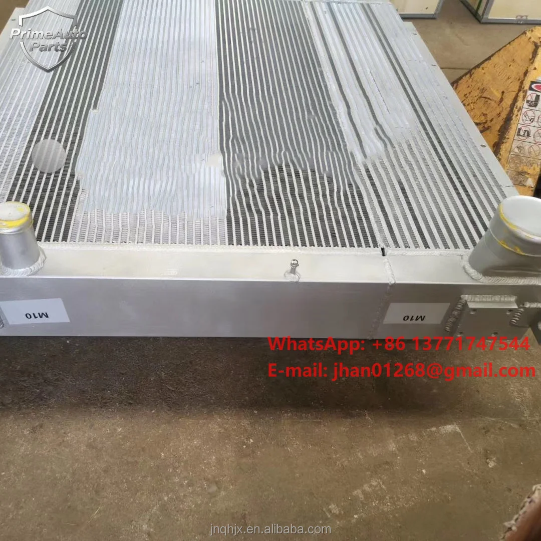 Third-Generation Electronic Fuel Equipped Excavator Radiator Water Tank SD22 Construction Machinery Parts