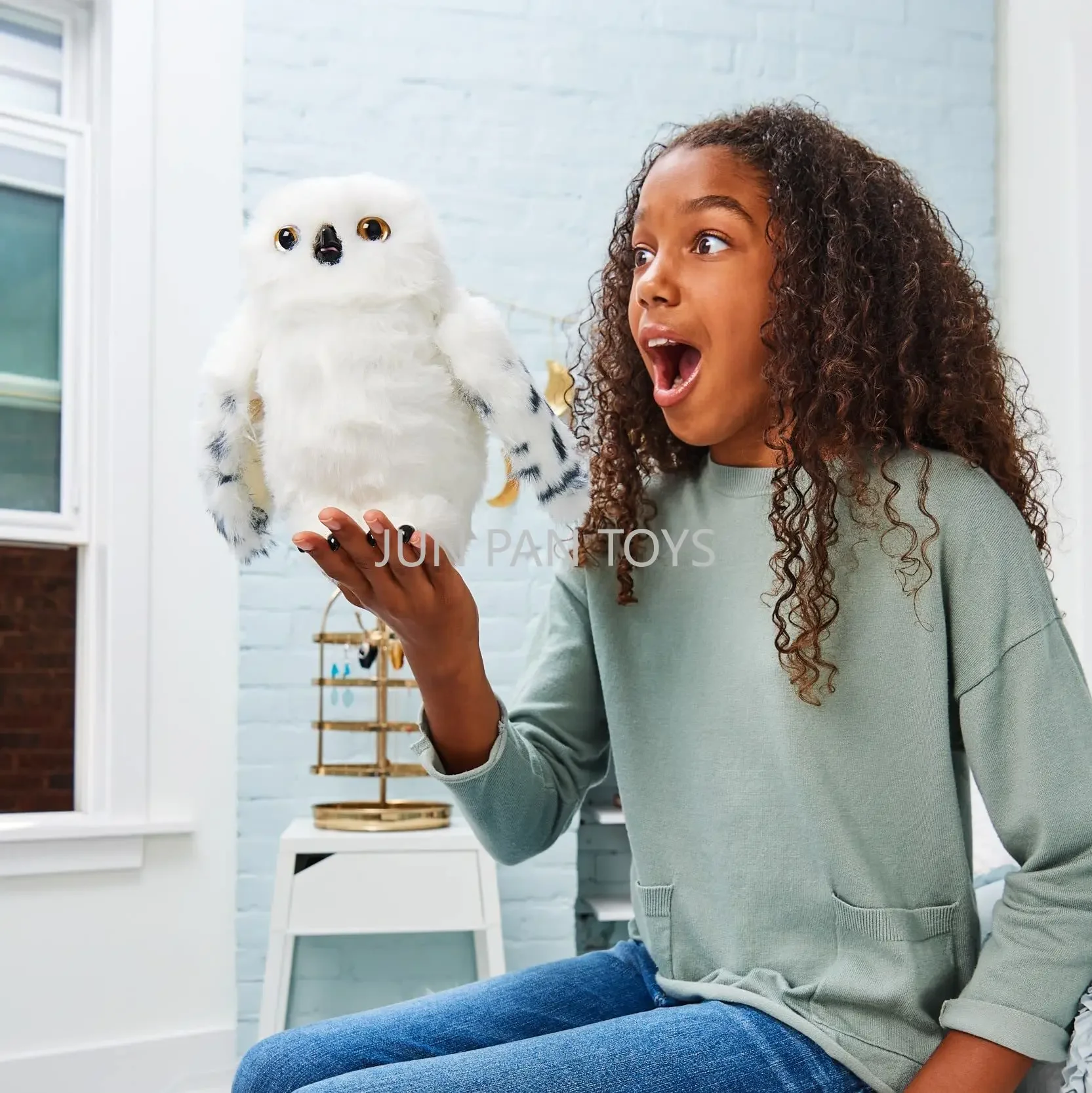 Original Wizarding World Harry Potter Enchanting Hedwig Interactive Owl Kids Toy Over 15 Sounds and Movements Electronic Pet Toy