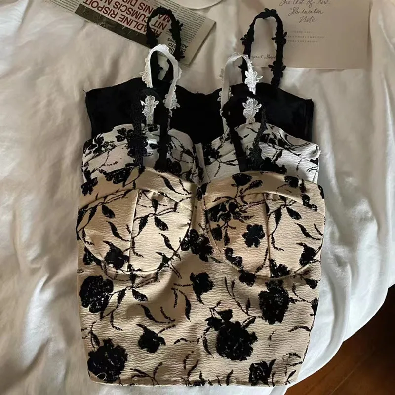 早春の女性用オルトラップチェストストラップベスト、胸パッド付きインテイテッドブラ、ベース付き、流行のアウタートップ