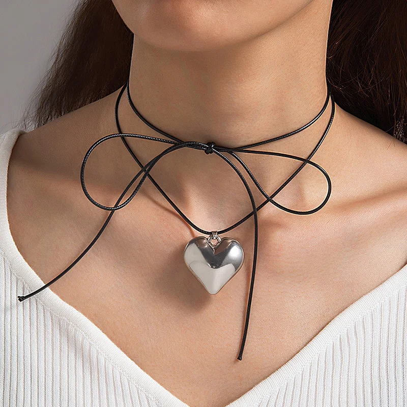 Love Heart Necklace Black Velvet Big Heart Pendant Choker Necklace for Women Elegant Weave Knotted Bowknot Adjustable Chain