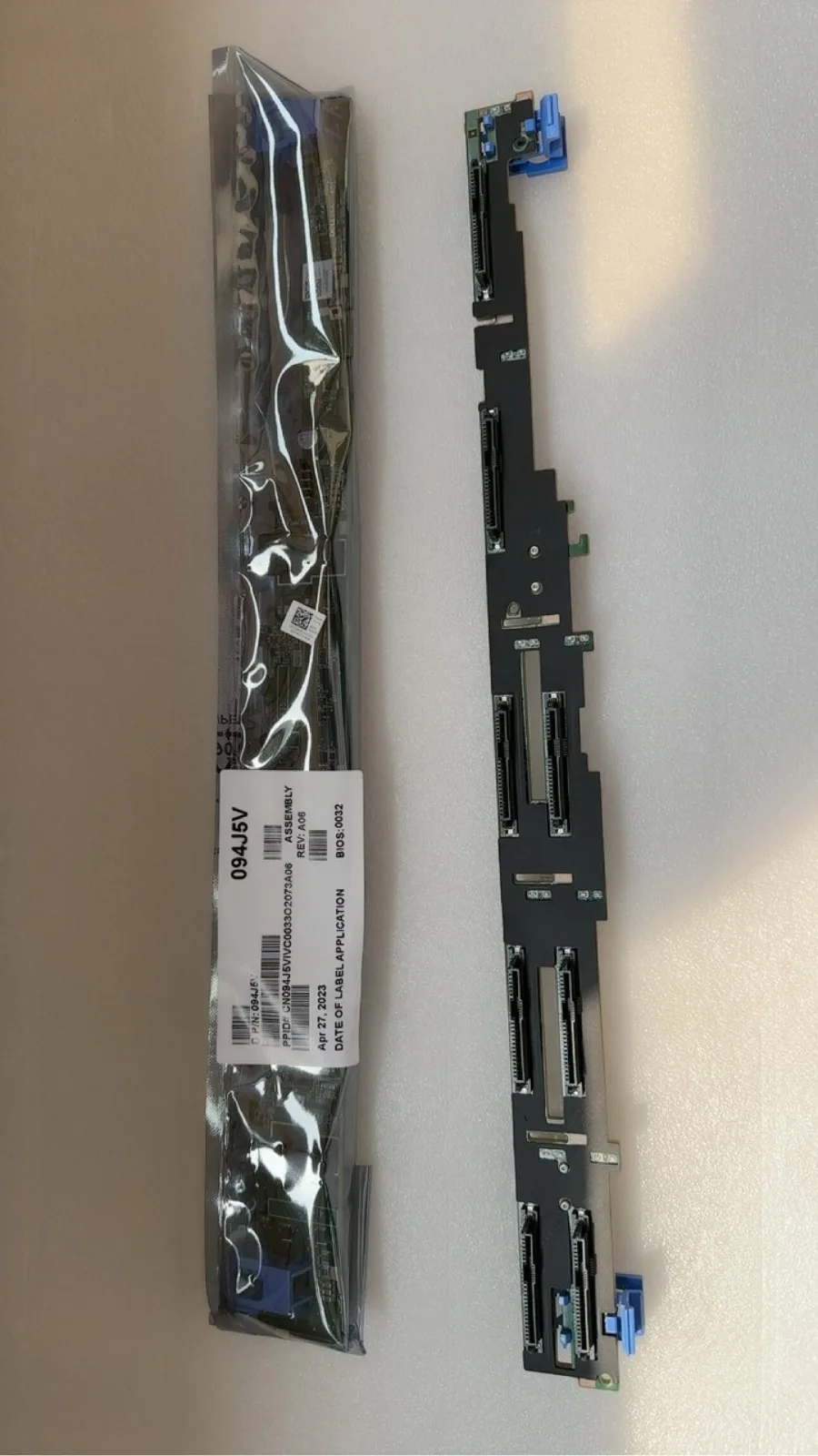 LL For Dell 94J5V R340 R440 R640 Server 2.5 * 8 Hard Disk Backplane 094J5V