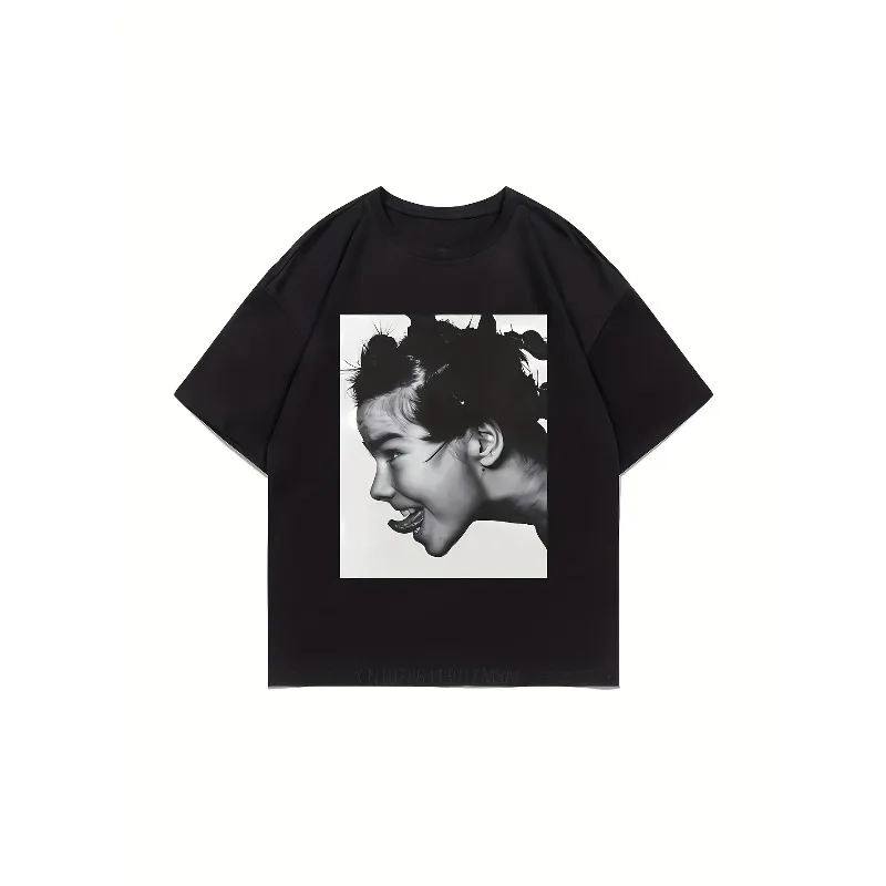 Minimalist Monochrome Photo Style, Artistic Retro Punk Style, Suitable for All Seasons, Casual Unisex T-shirt