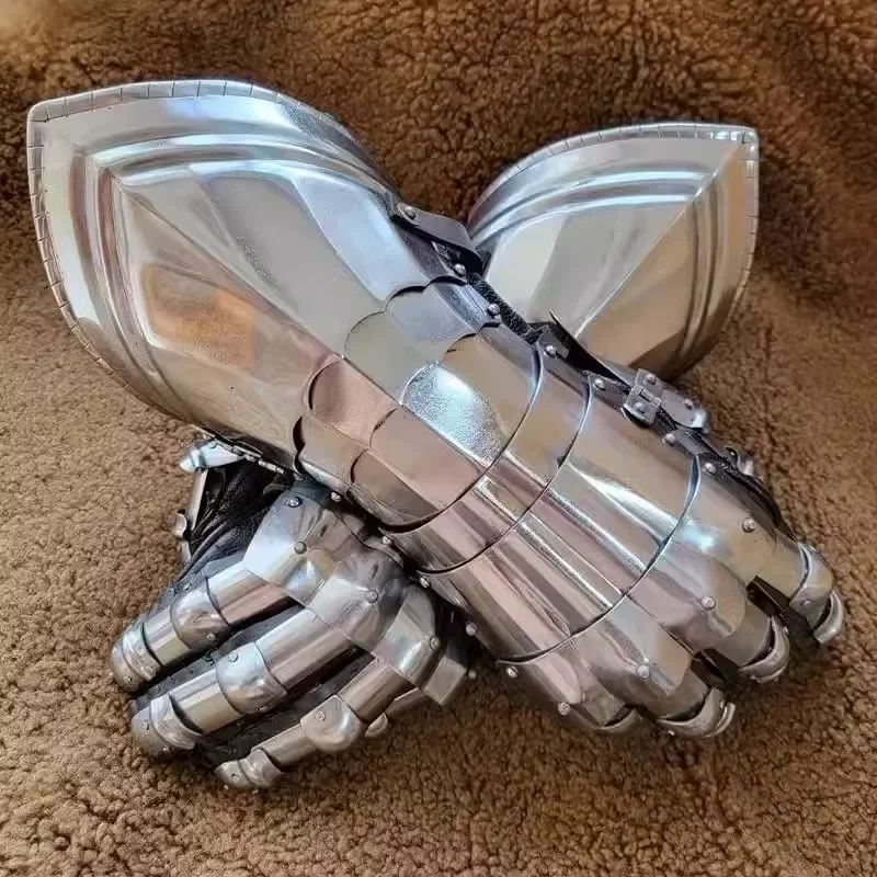European knight armor Gothic wrist armor, finger guard plate armor wearable iron hand