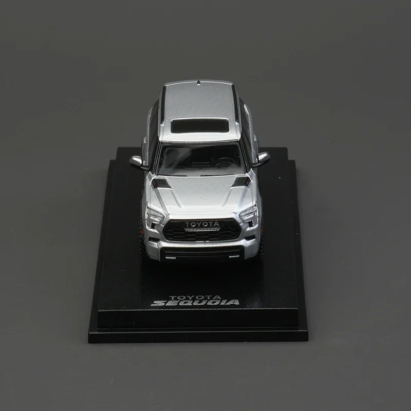 CM en Stock 1:64 Toyota Sequoia XK80 TRD Pro modèle de voiture Collection jouets argent gris moulé sous pression Diorama