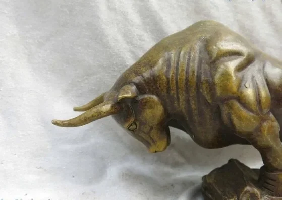 China brass copper workmanship strong equity market lucky ox Sculpture Statue