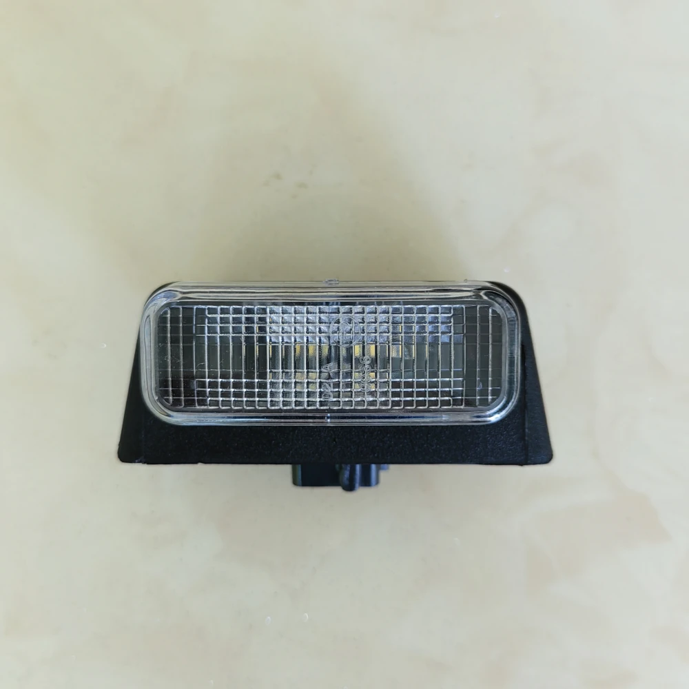 1Pc LED Lights For Volvo FM FH 460 500 540 Truck Cab Roof Marker Lights Top Signal Lamp Headlight Spare Parts view 2