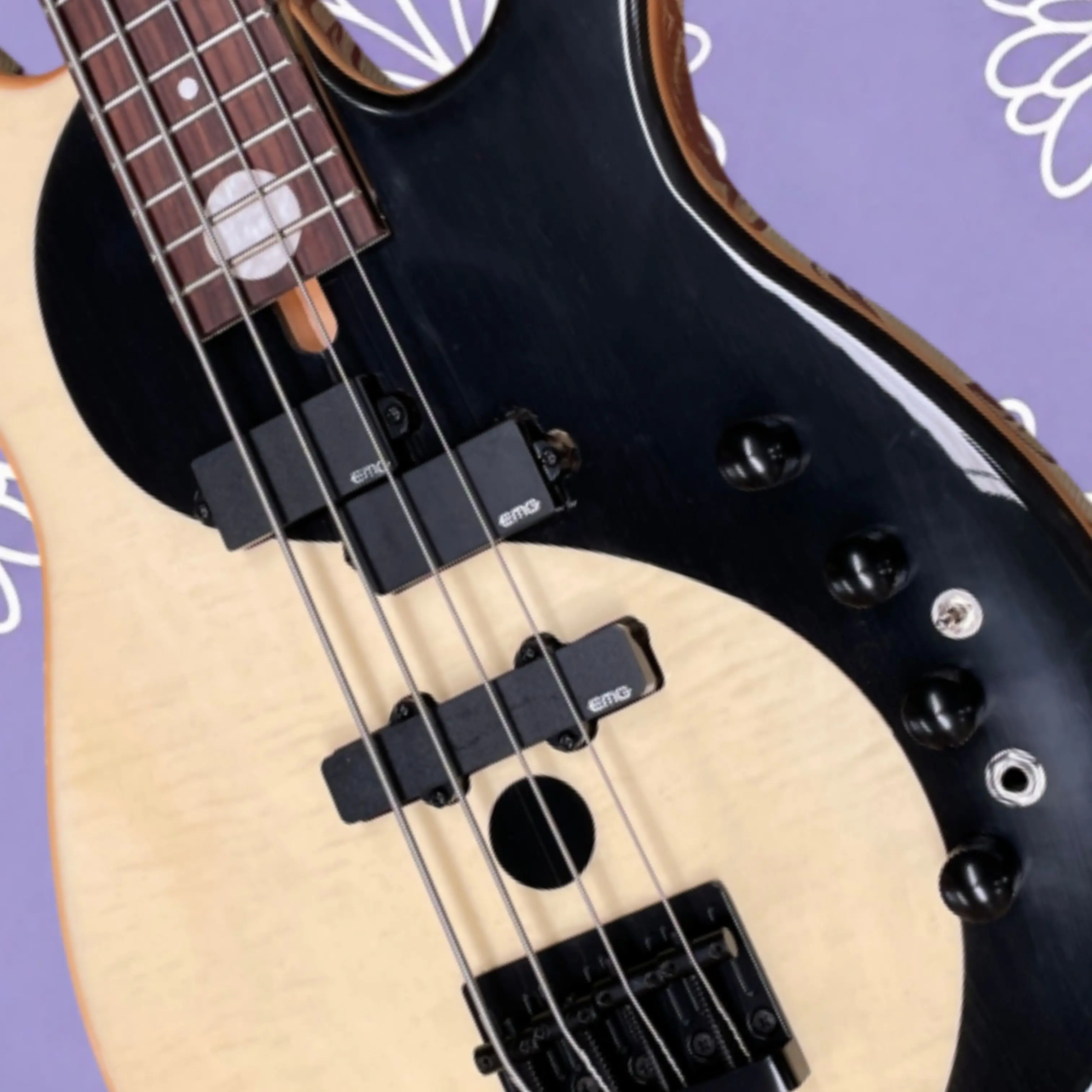 4-String Electric Bass Guitar, Yin-Yang Split Finish, 24-Fret Rosewood Fingerboard Guitars, Heavy Metal Bass Guitarra