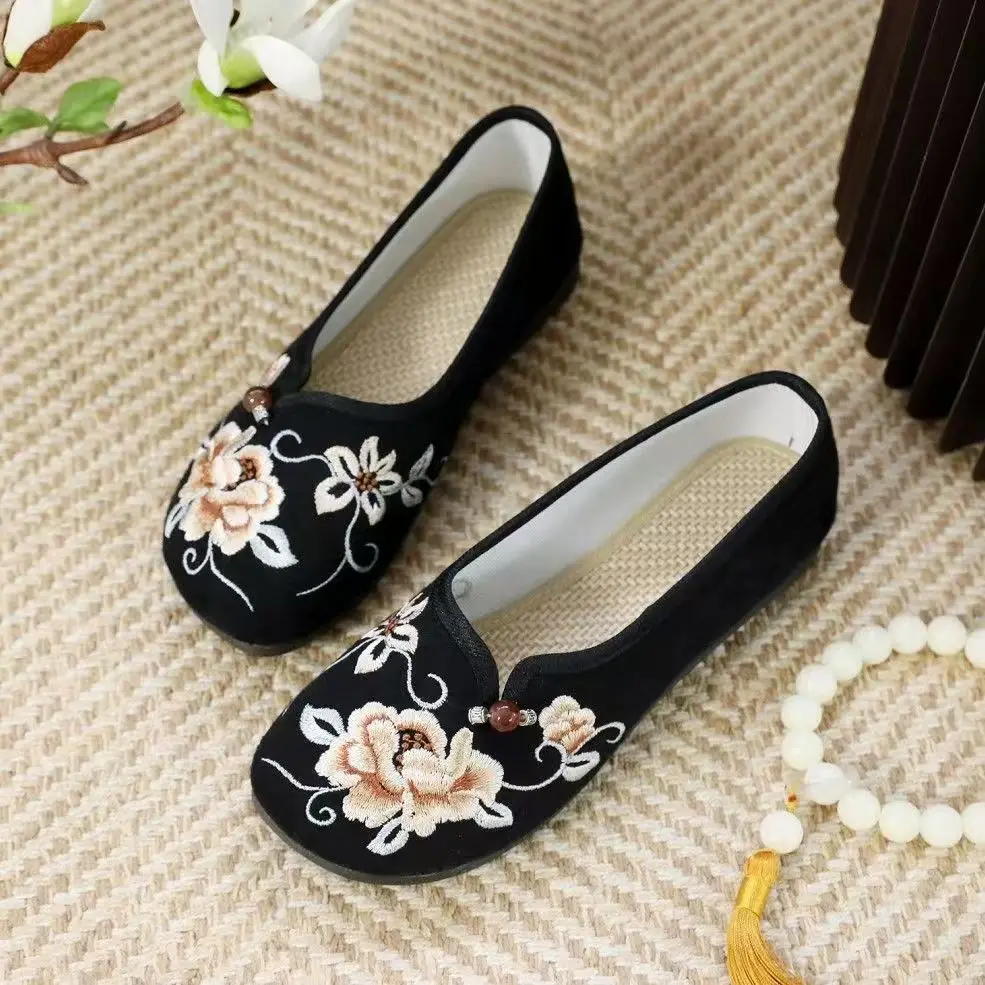 scarpe-hanfu-da-donna-in-stile-cinese-ricamate-nuove-per-la-primavera-estate-con-suola-morbida-punta-tonda-slip-on-suola-piatta-scarpe-cheongsam