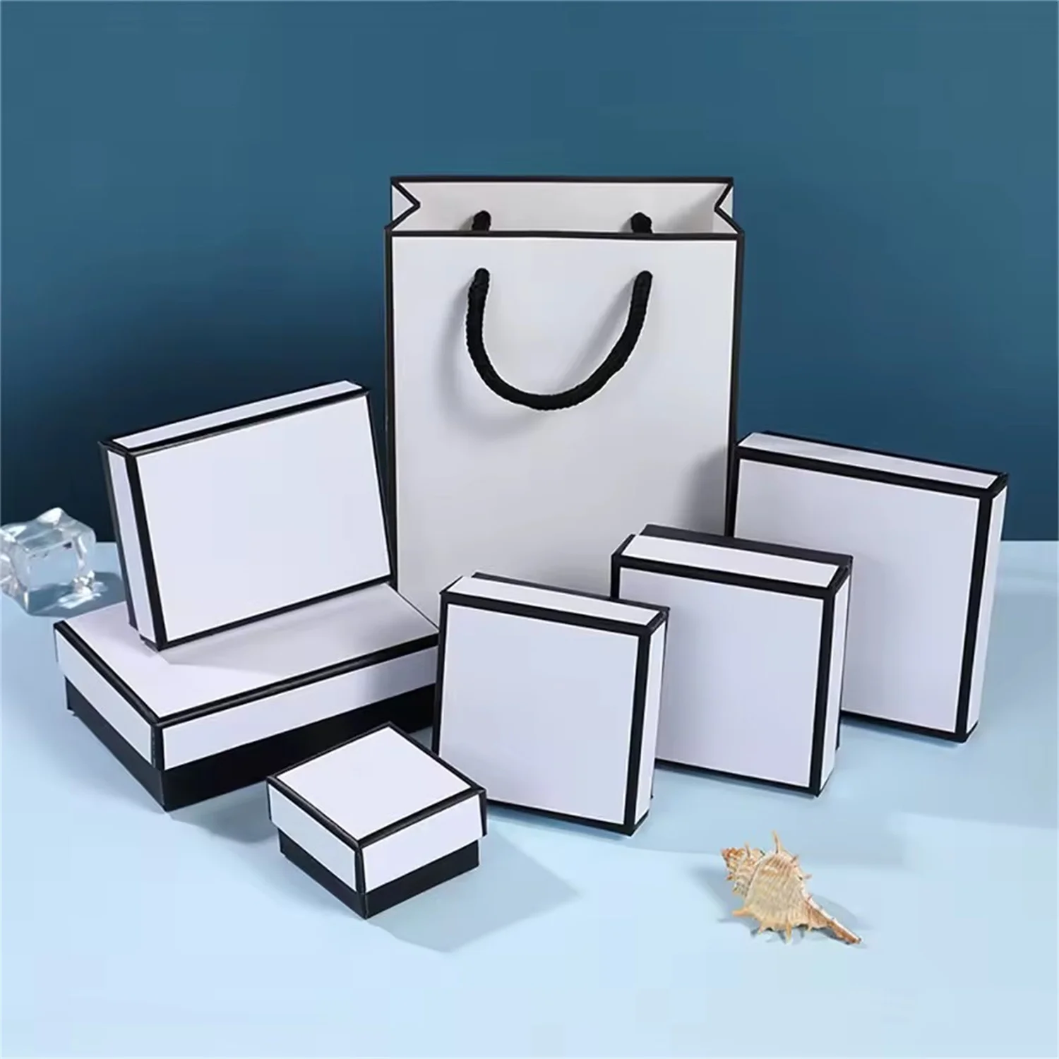 

12 шт., белый, черный, 9X9X3 см, подарочная коробка для ювелирных изделий, бумажная упаковка, органайзер для путешествий с губкой внутри для серег, ожерелья, сережек, оптом