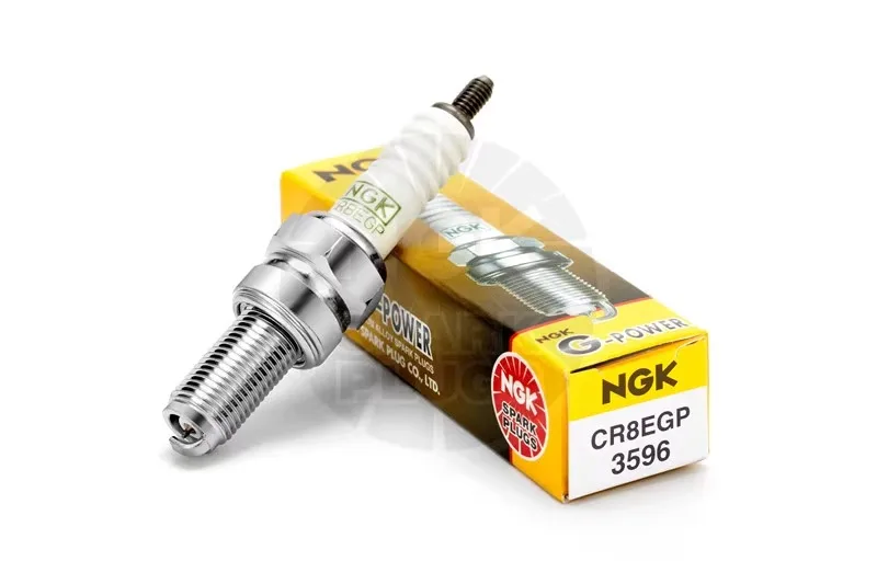 NGK motorcycle Platinum spark plug CR8EGP is suitable for Jinan Light riding/Longxin motorcycle/New continent Honda(1pcs)