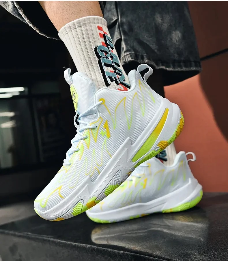 

Children's and teenagers' basketball shoes are trendy, with light and comfortable uppers sneakers men