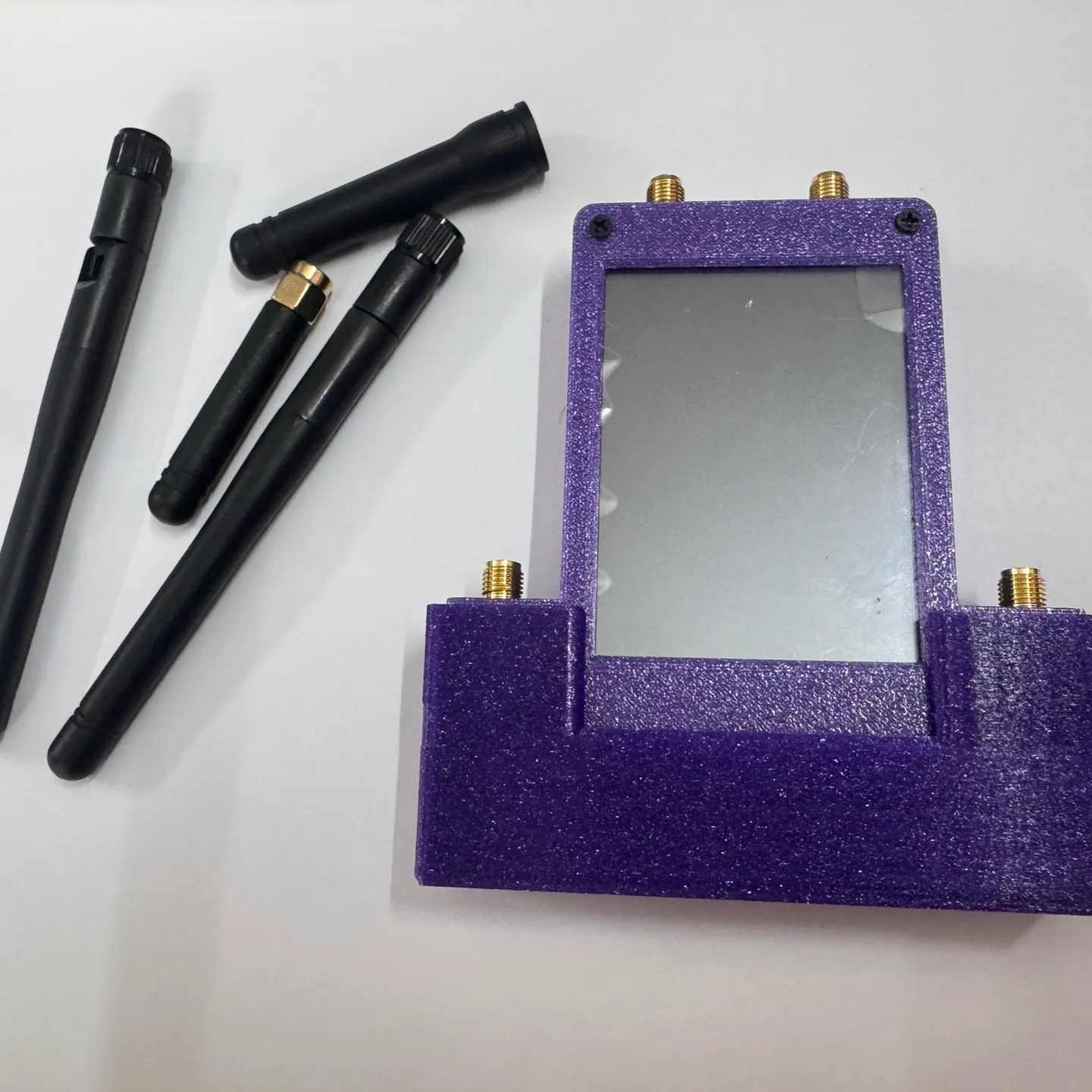 وحدة متعددة الوظائف مع شاشة 2.8 بوصة، WiFi، 433M RF، GPS – V2 نسخة مطورة لـ Flipper Zero