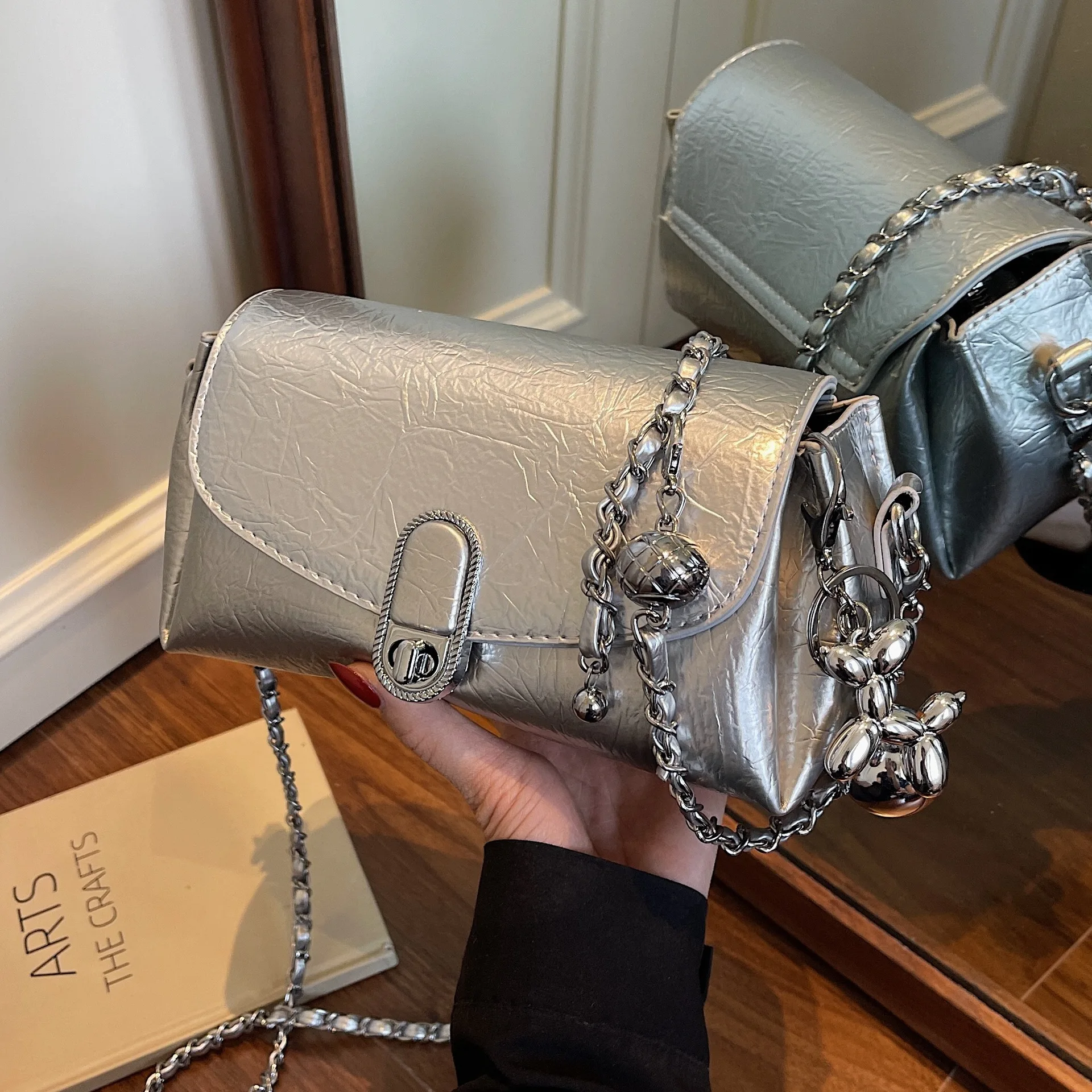 

‌2025 Luxury Underarm Bag Women - Summer Chic Crossbody Purse, Minimalist Square Chain Shoulder Bag for Night Out