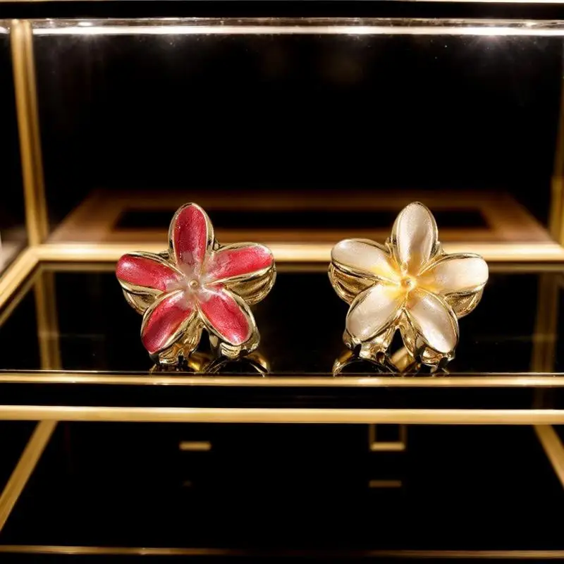 

Lustrous Gradient Oil Drop Hair Clip with Lily Flower Design for Summer Holidays