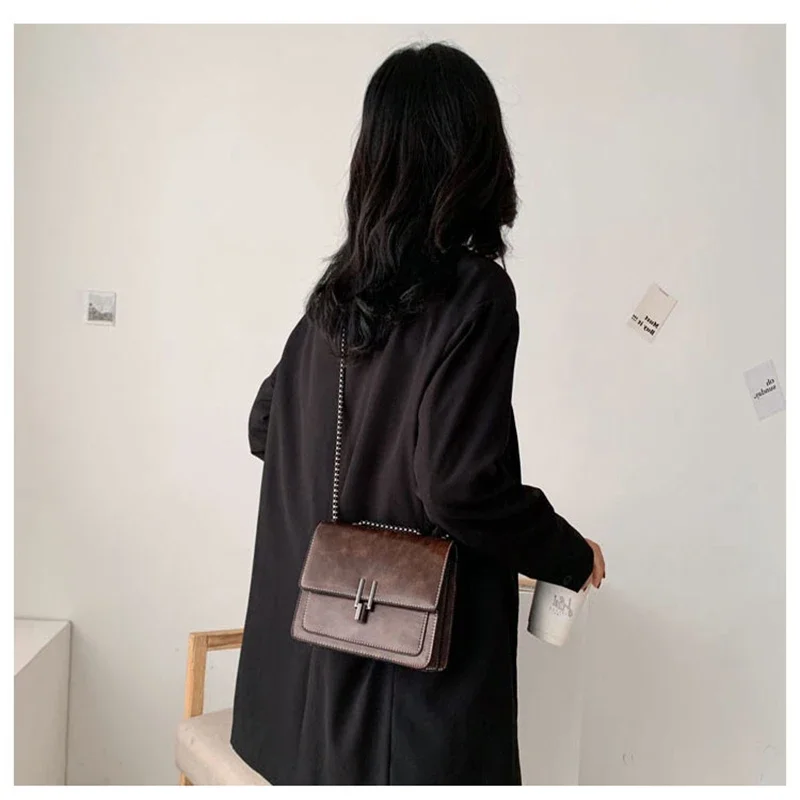 

Модная женская сумка через плечо в стиле ретро, летняя черная кожаная пляжная мини-сумка из искусственной кожи, вечерняя маленькая квадратная сумка через плечо с цепочкой на слинге, вечерние сумки через плечо