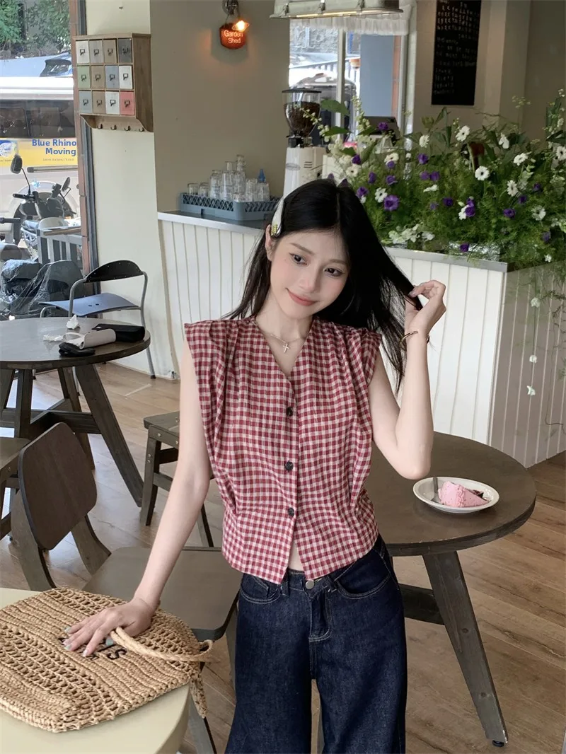 

Retro Red Plaid Sleeveless Shirt Women's Summer Design Waist-Cinching Short V-Neck Small Top Polyester Fiber Non-Shrinkage