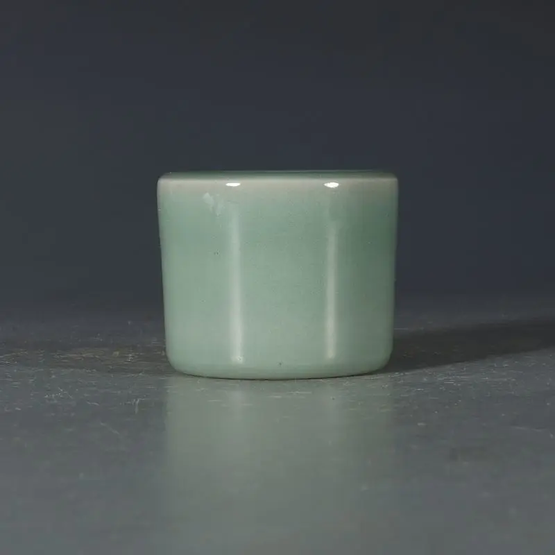 Antique Collection Old Collection Song Dynasty Longquan Kiln Celadon Glaze Teacup Porcelain Antique Collectible