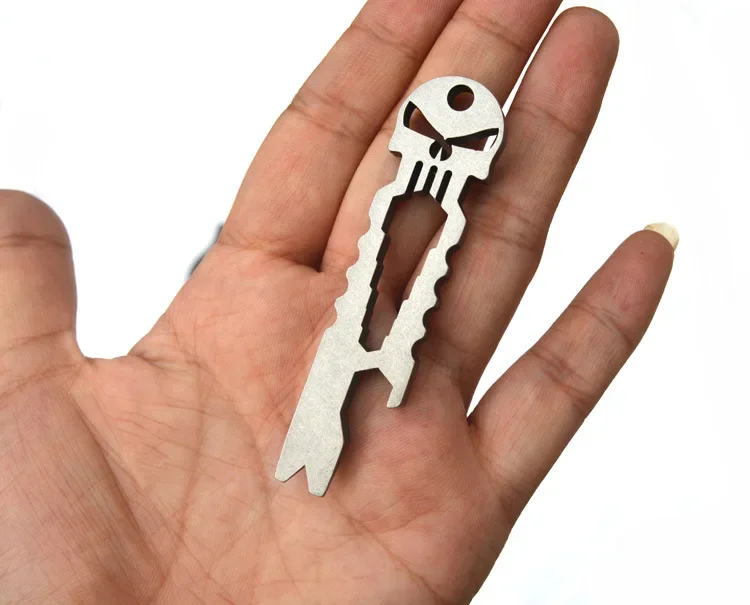 Stainless Steel Skull Crowbar Keychain EDC Portable Outdoor Multi-function Tool Bottle Opener Wrench Nail Lifter Portable Tools