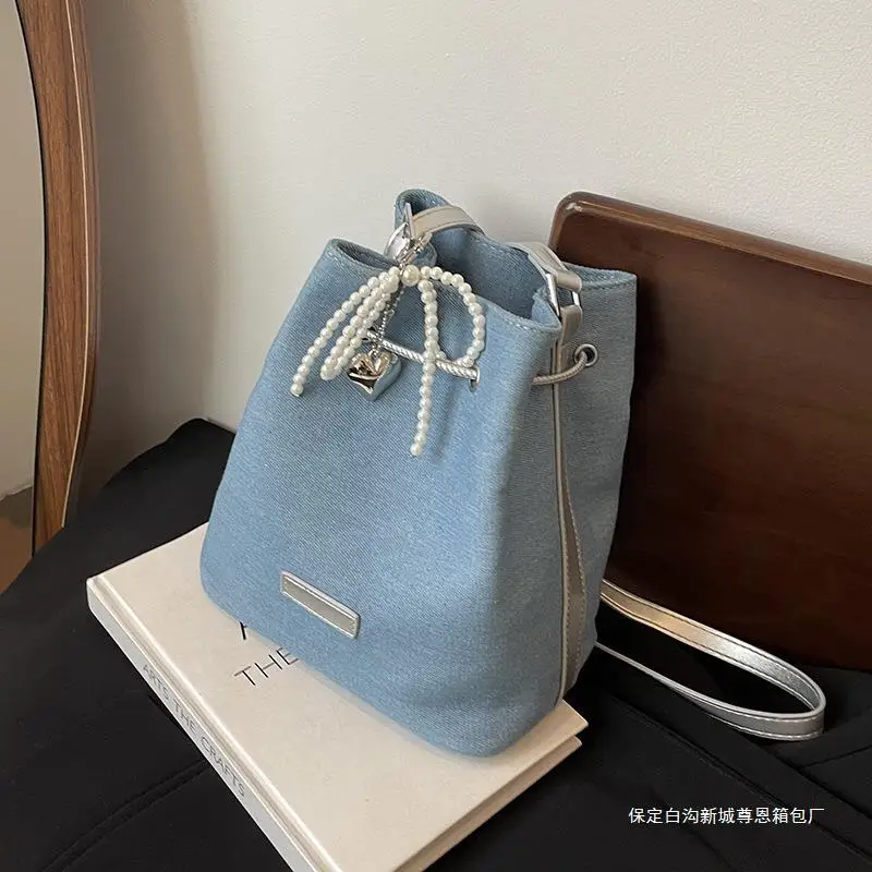 

Fashionable and casual denim large capacity bucket bag, trendy shoulder bag, niche design, crossbody bag for women сумка женская