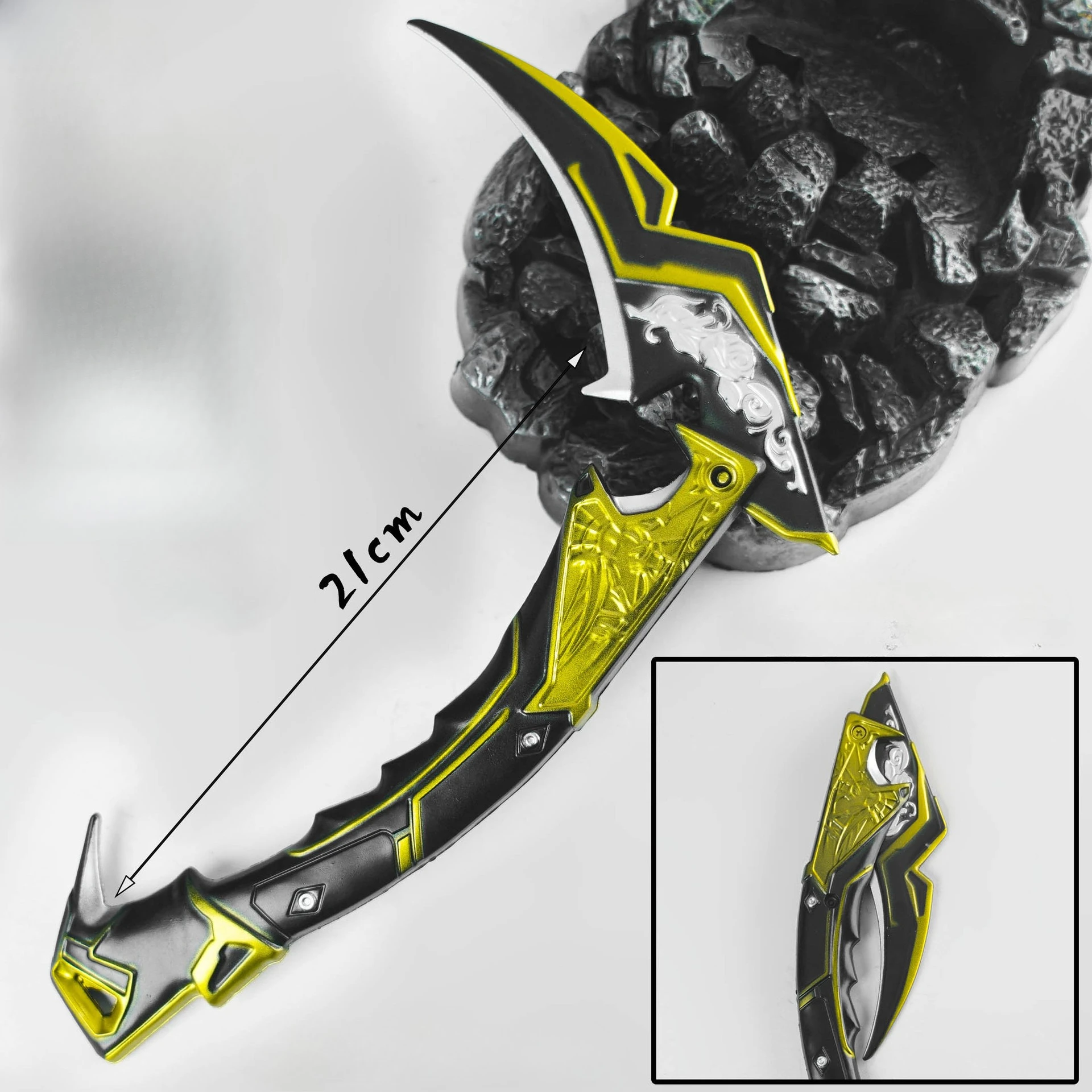 21cm/8.27in Delta Force Game Peripheral Karambit Weapons Model Desktop Display Ornaments Collection Birthday Gift for Girl Boys