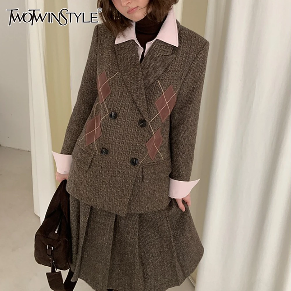 TWOTWINSTYLE Coffee Spliced Plaid Streetwear Jacket Female Lapel Long Sleeve Loose England Vintage Women's Jackets Autumn New
