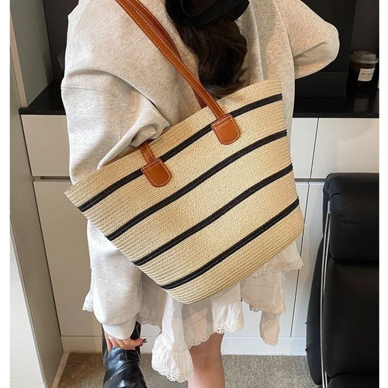 

Premium Famous Designer Bag, Leather Crossbody for Ladies with Shoulder Handbag Charm and Luxury Style