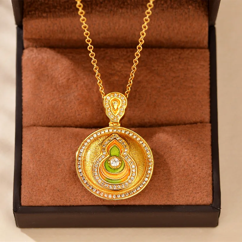 9999 gold brushed gold jewelry with diamonds, lucky jade pendant for the collarbone, retro court style, women's accessory