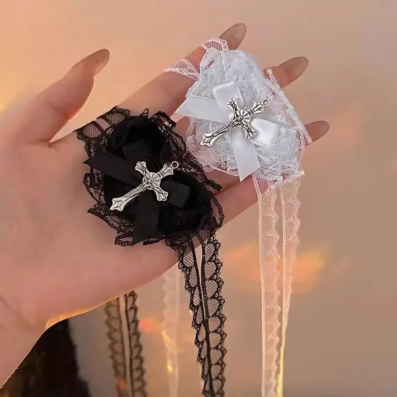 2 Stück Gothic Punk Schwarz Weiß Spitze Schleifen Herz Kreuz Augenmaske Geeignet für Weihnachten Lolita Y2K Süße Coole Augenmaske COS Zubehör