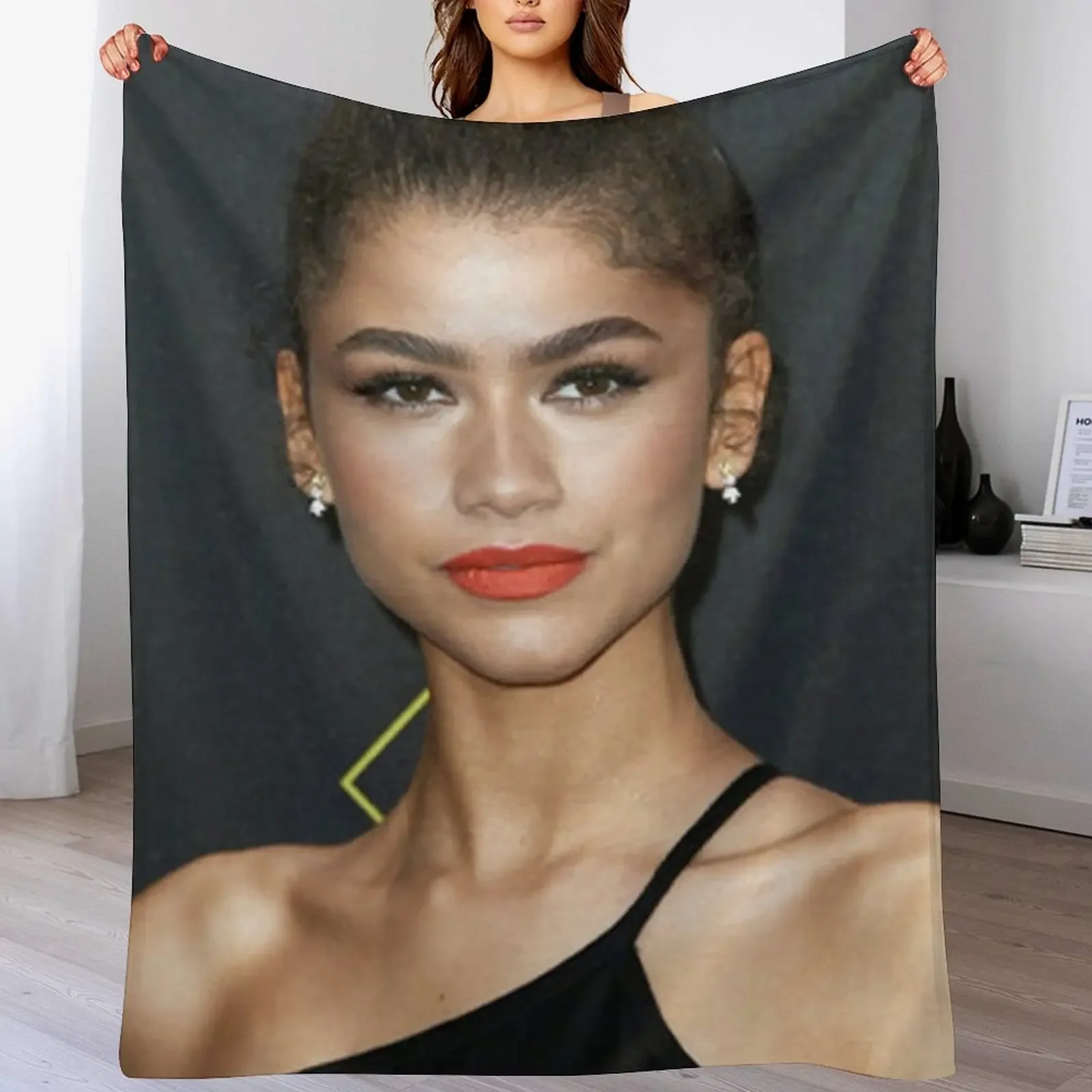 Zendaya Coleman looked cool Throw Blanket Wrinkle Resistant Lightweight Blanket